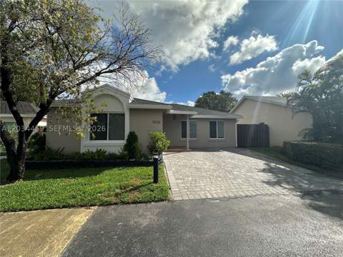 5733 NW 100th Ct, Doral FL - photo 8 of 68