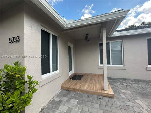 5733 NW 100th Ct, Doral FL - photo 9 of 68