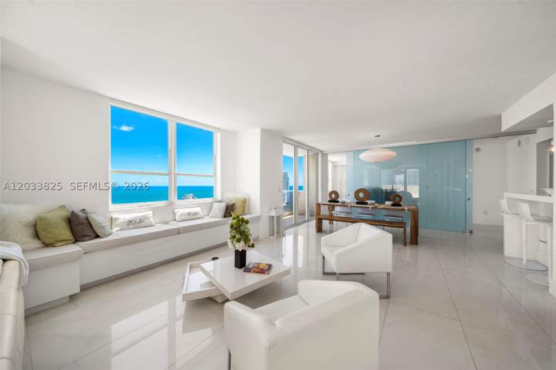 2 bedroom Condominium at 90 Alton Rd Ph3209, Yacht Club At Portofino C, Miami Beach — photo 3