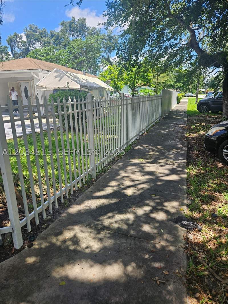 3 bedroom SingleFamilyResidence at 1905 NW 113th Ter, Little River Farms, Miami — photo 2