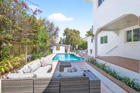 2431 SW 4th St, Miami FL - photo 11 of 26