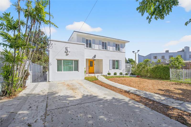 5 bedroom SingleFamilyResidence at 2431 SW 4th St, Beacon Manor, Miami — photo 2