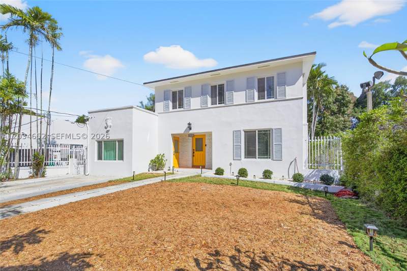5 bedroom SingleFamilyResidence at 2431 SW 4th St, Beacon Manor, Miami — photo 3