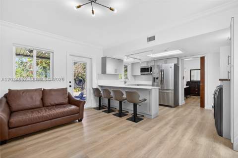 2431 SW 4th St, Miami FL - photo 6 of 26