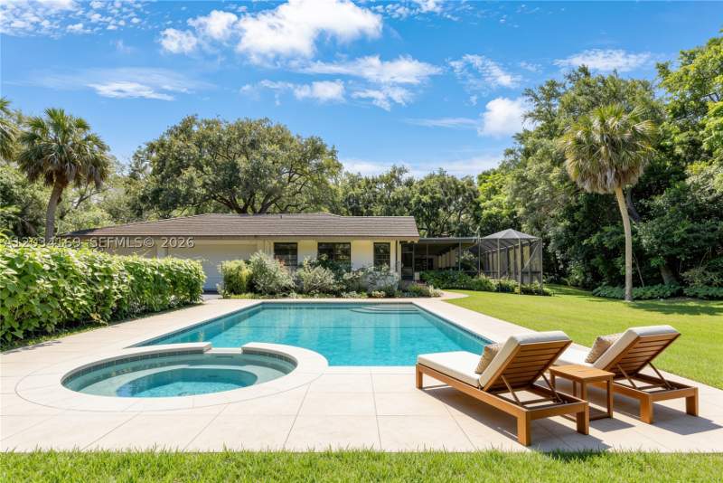 4 bedroom SingleFamilyResidence at 9979 Fairchild Way, Snapper Creek Lakes Sub, Coral Gables — photo 2