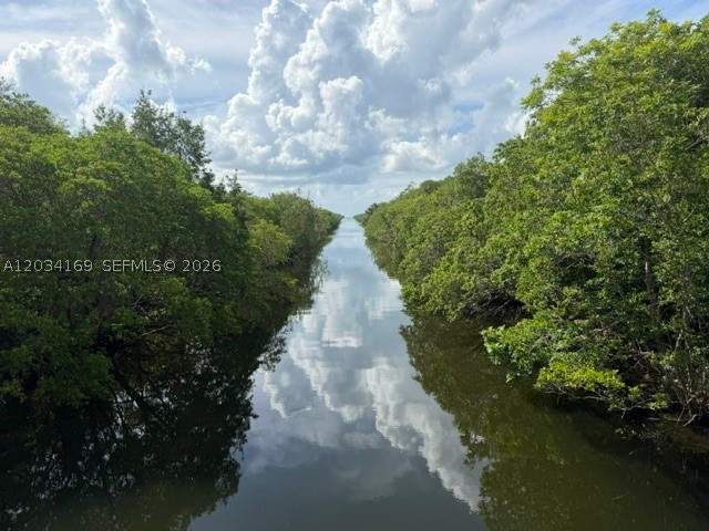 4 bedroom SingleFamilyResidence at 9979 Fairchild Way, Snapper Creek Lakes Sub, Coral Gables — photo 5