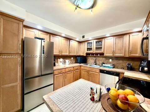 2450 NE 135th St 704, North Miami FL - photo 11 of 19