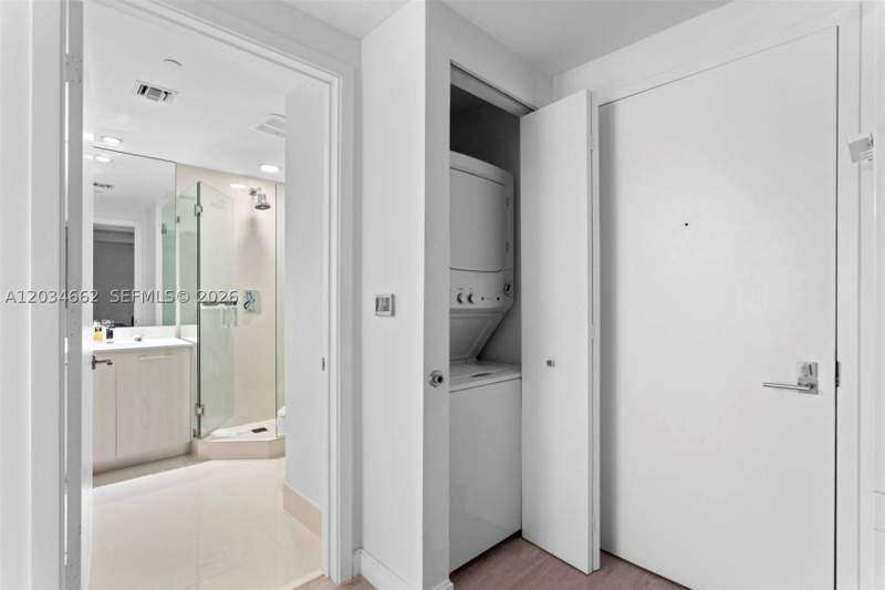1 bedroom Condominium at 55 SW 9th St 1105, Brickell Heights West Con, Miami — photo 2