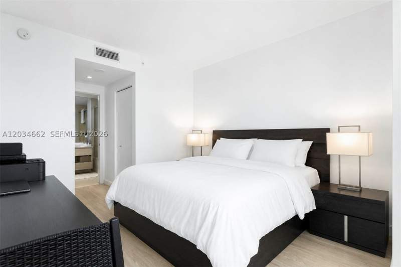 1 bedroom Condominium at 55 SW 9th St 1105, Brickell Heights West Con, Miami — photo 5