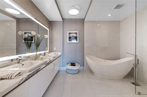 330 Sunny Isles Blvd 5-506, Sunny Isles Beach FL - photo 9 of 68