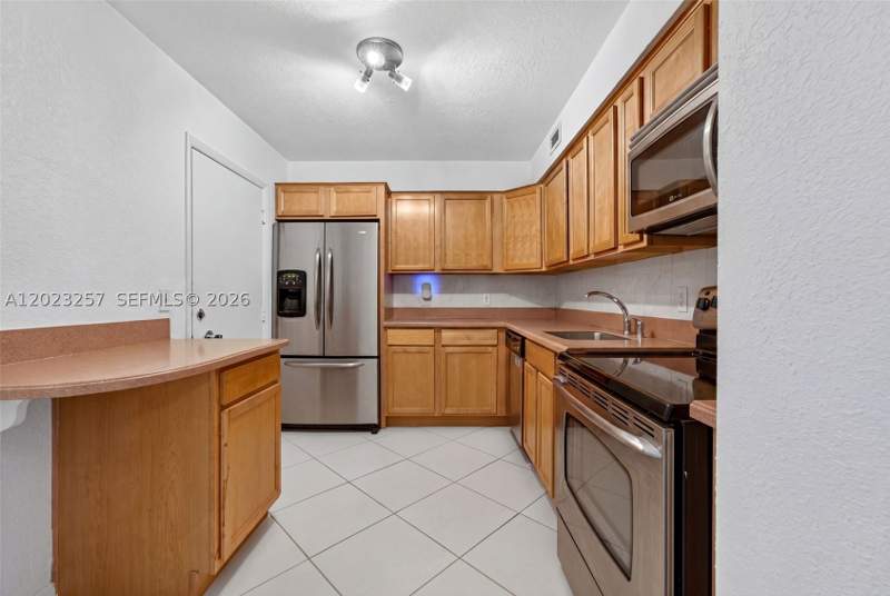 2 bedroom Condominium at 6770 Indian Creek Dr 5D, Aquasol Condo, Miami Beach — photo 4