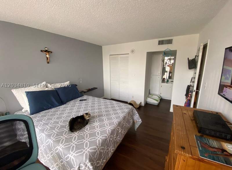1 bedroom Condominium at 16909 N Bay Rd 1009, Plaza Of Americas Condo P, Sunny Isles Beach — photo 5