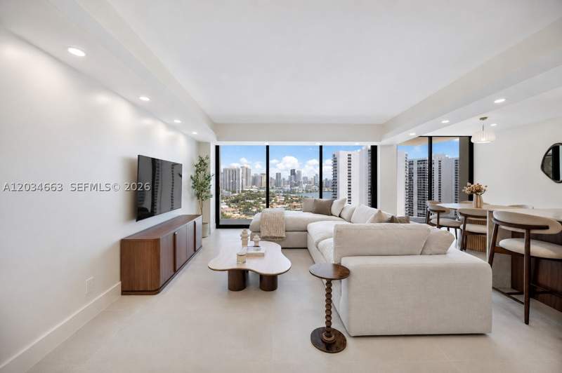 2 bedroom Condominium at 19355 Turnberry Way 19F, Turnberry Towers Condo, Aventura — photo 3