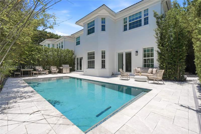 5 bedroom SingleFamilyResidence at 19941 NE 36th Pl, Aventura Estates, Aventura — photo 2