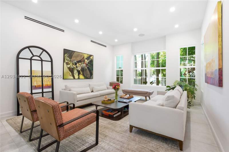 5 bedroom SingleFamilyResidence at 19941 NE 36th Pl, Aventura Estates, Aventura — photo 4