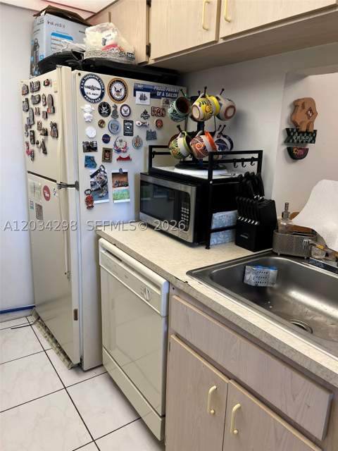 9710 Hammocks Blvd 204-31, Miami FL - photo 8 of 73