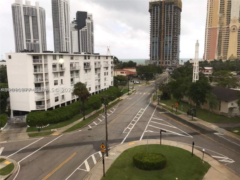 2 bedroom Condominium at 200 178th Dr 702, Marbella Tower Condo, Sunny Isles Beach — photo 3