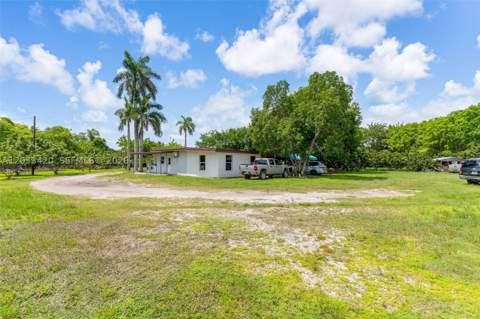 21025 SW 300th St, Homestead FL - photo 6 of 24