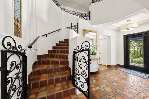 5860 Pine Tree Dr, Miami Beach FL - photo 10 of 69