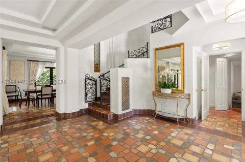 5860 Pine Tree Dr, Miami Beach FL - photo 11 of 69