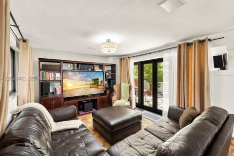 5860 Pine Tree Dr, Miami Beach FL - photo 15 of 69