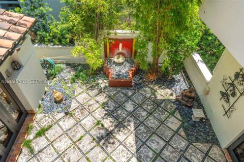 5860 Pine Tree Dr, Miami Beach FL - photo 18 of 69