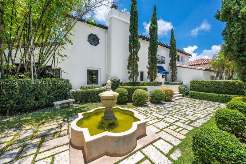 5 bedroom SingleFamilyResidence at 5860 Pine Tree Dr, Beach View Addn, Miami Beach — photo 5