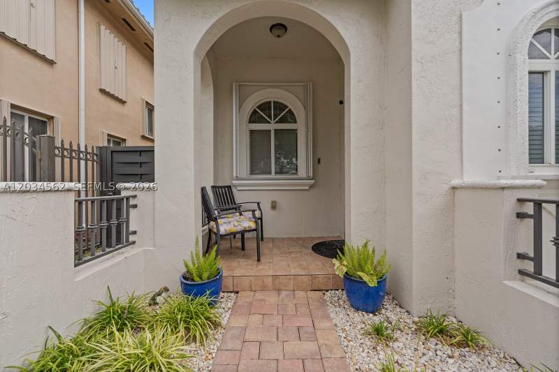 4 bedroom SingleFamilyResidence at 15651 SW 14th St, Rieumont Estates, Miami — photo 5