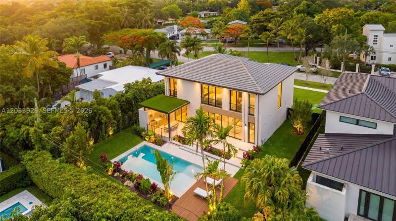 5 bedroom SingleFamilyResidence at 5854 SW 30th St, Schenley Park Sec 1, Miami — photo 5