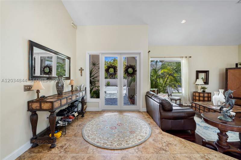 5 bedroom SingleFamilyResidence at 17640 Old Cutler Rd, Reardon Acres, Palmetto Bay — photo 5