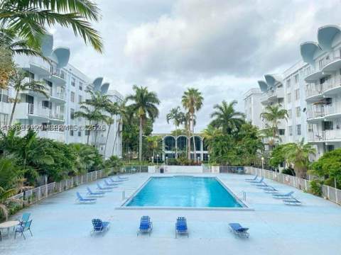 486 NW 165th St Rd B-606, Miami FL - photo 18 of 19
