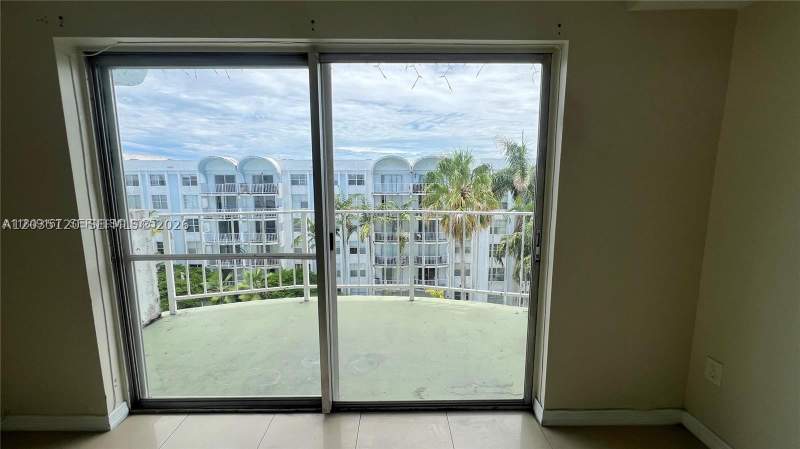 2 bedroom Condominium at 486 NW 165th St Rd B-606, Montecarlo Condo, Miami — photo 5