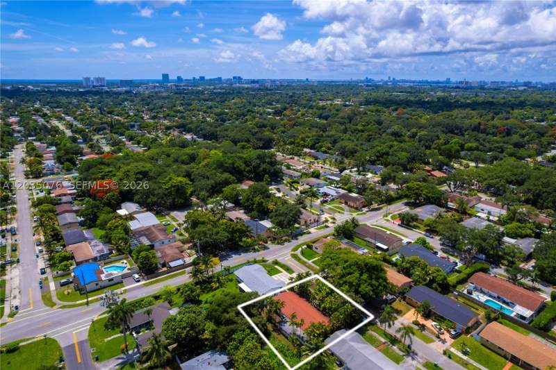 3 bedroom SingleFamilyResidence at 785 NE 155th St, Rose Glen Sub 3rd Addn, Miami — photo 3
