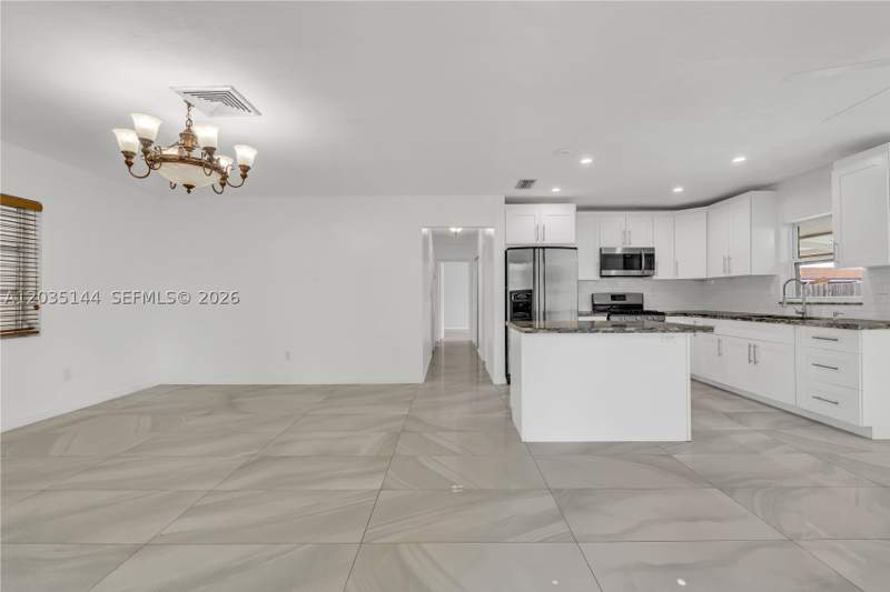3 bedroom SingleFamilyResidence at 9982 SW 196th St, Bel Aire Sec 3, Cutler Bay — photo 5