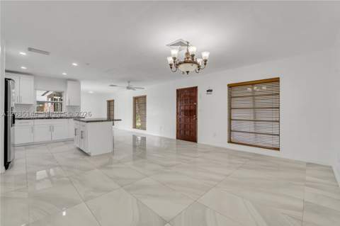 9982 SW 196th St, Cutler Bay FL - photo 7 of 38