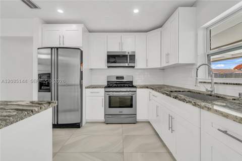 9982 SW 196th St, Cutler Bay FL - photo 9 of 38