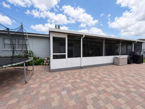9515 Dominican Dr, Cutler Bay FL - photo 10 of 19