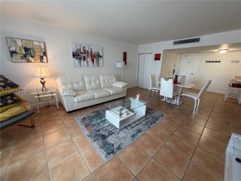 5161 Collins Ave 310, Miami Beach FL - photo 13 of 46