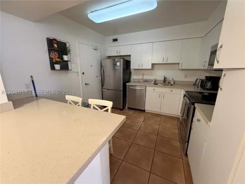 5161 Collins Ave 310, Miami Beach FL - photo 7 of 46