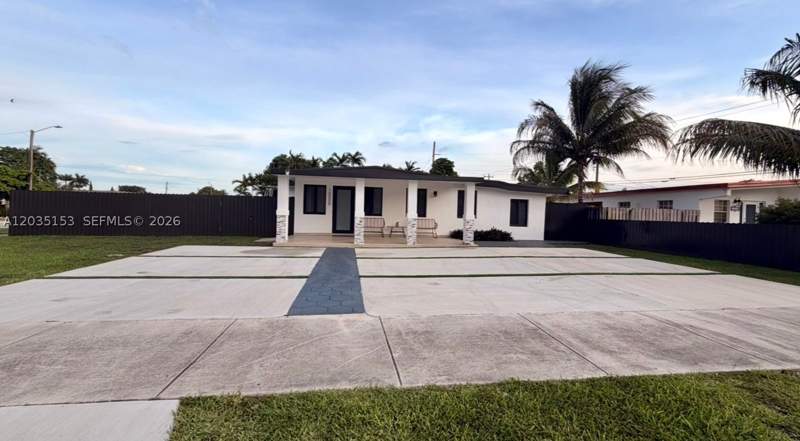 3 bedroom SingleFamilyResidence at 10000 SW 43rd St, Tropical Ests, Miami — photo 3