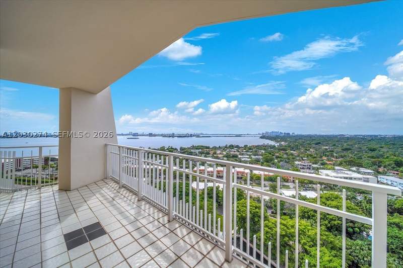 2 bedroom Condominium at 1000 Quayside Ter Ts-10, Towers Of Quayside Condo, Miami — photo 2