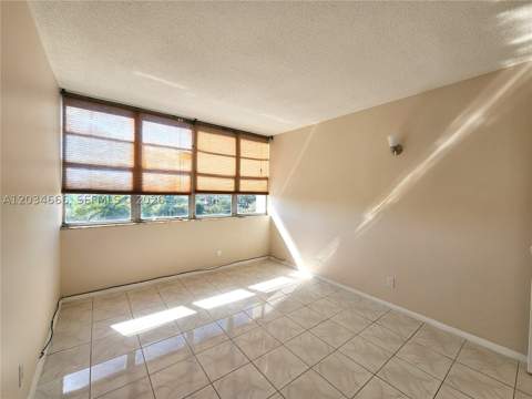 2025 NE 164th St 503, North Miami Beach FL - photo 18 of 27