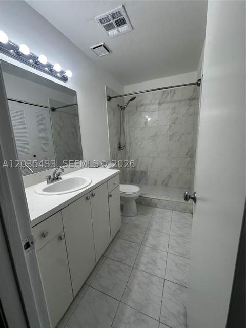 18356 NW 68th Ave K, Hialeah FL - photo 7 of 10