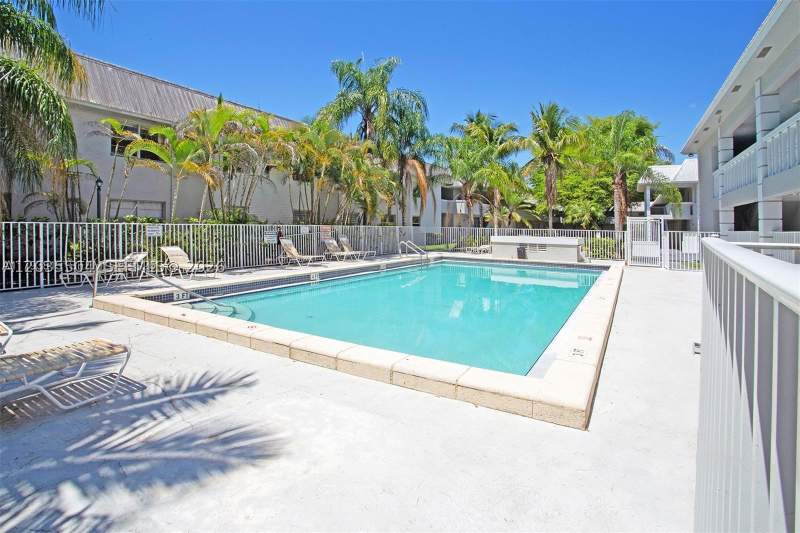 1 bedroom Condominium at 17255 SW 95th Ave 249, Village Homes & Condos At, Palmetto Bay — photo 5