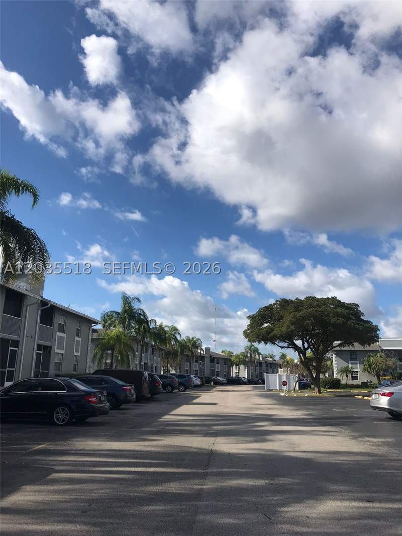 2 bedroom Condominium at 486 NE 210th Cir Ter 204-29, Monterey Village-Two Cond, Miami — photo 2