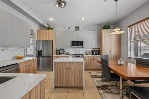 18159 NW 90th Ave, Hialeah FL - photo 14 of 57