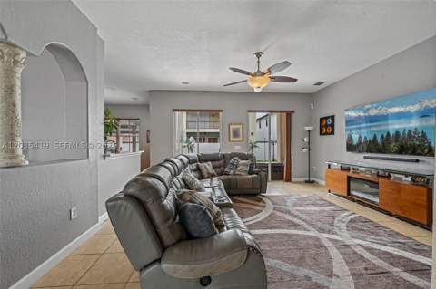 18159 NW 90th Ave, Hialeah FL - photo 6 of 57
