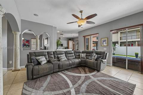 18159 NW 90th Ave, Hialeah FL - photo 8 of 57