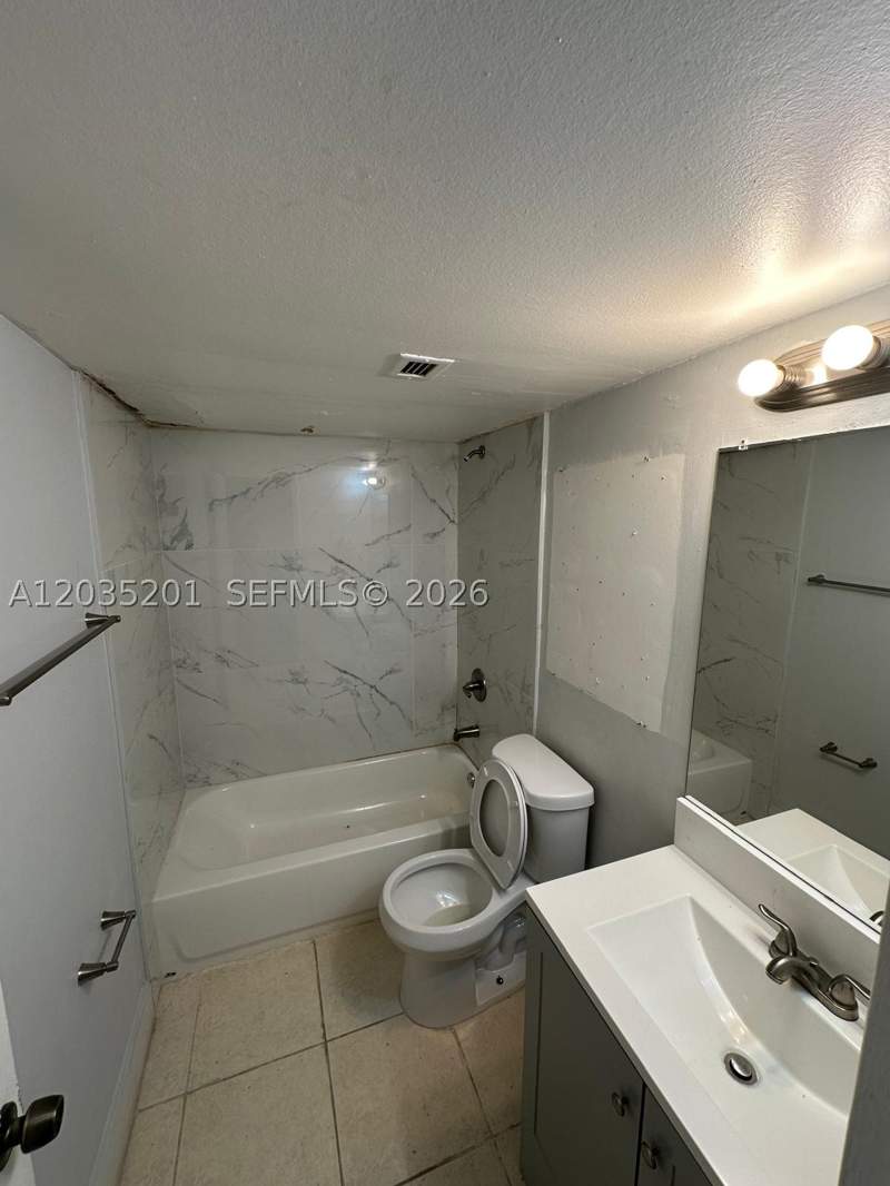 2 bedroom Condominium at 484 NW 165th St Rd A-109, Montecarlo Condo, Miami — photo 3