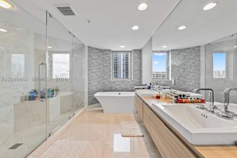 17111 Biscayne Blvd 503, North Miami Beach FL - photo 20 of 24